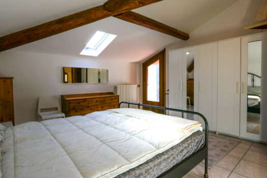 Semi-detached house in Argegno – lake view