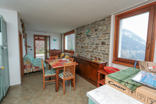 Stone Villa in Pianello del Lario – postcard-perfect lake view
