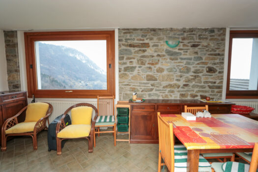 Stone Villa in Pianello del Lario – postcard-perfect lake view