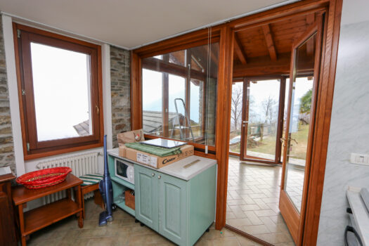 Stone Villa in Pianello del Lario – postcard-perfect lake view