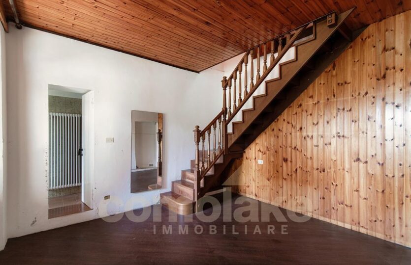 Indipendent villa in a hilly area in Cernobbio