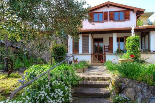 Romantic villa with large garden in Cernobbio