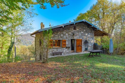 Stone house above Menaggio – surrounded by nature