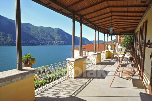 Historic apartment with terrace and garden in Moltrasio