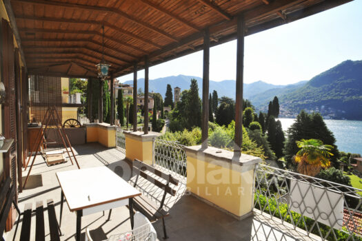 Historic apartment with terrace and garden in Moltrasio