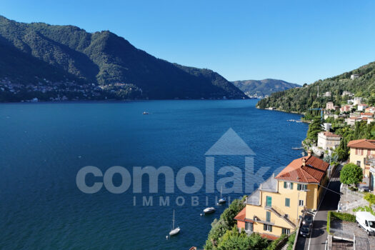 Historic apartment with terrace and garden in Moltrasio