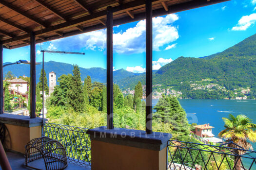 Historic apartment with terrace and garden in Moltrasio