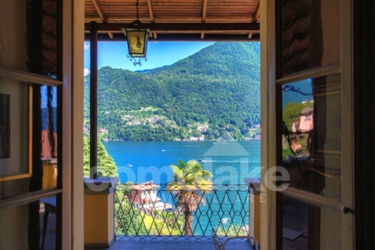 Historic apartment with terrace and garden in Moltrasio