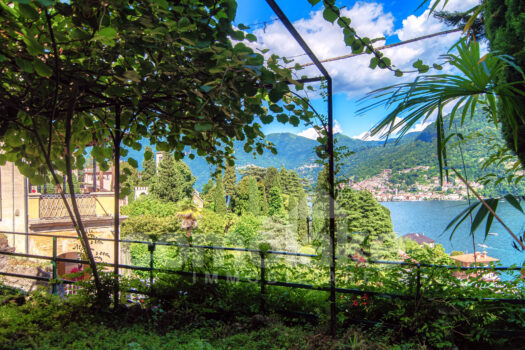 Historic apartment with terrace and garden in Moltrasio