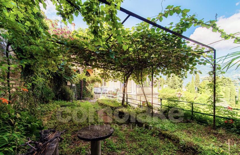 Apartment with garden for sale