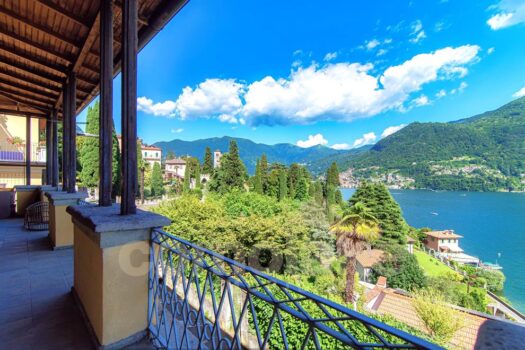 Historic apartment with terrace and garden in Moltrasio