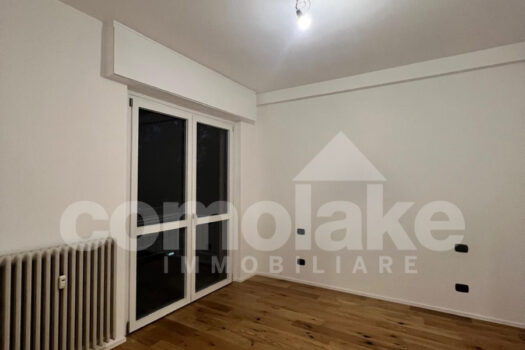 Apartment with terrace overlooking the lake in Como