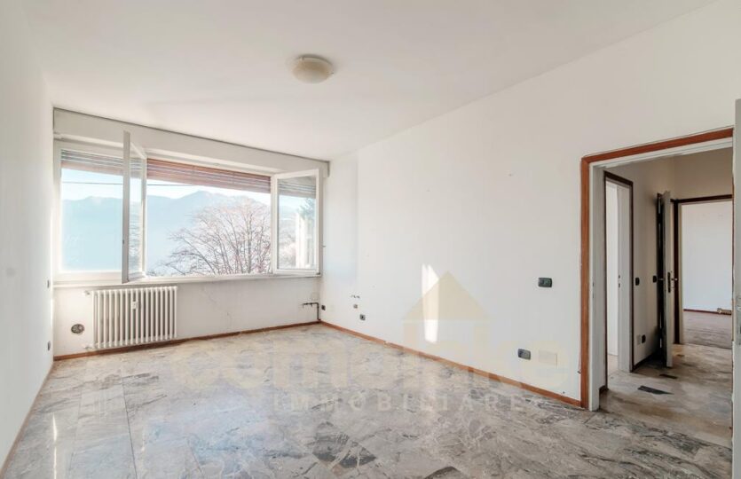 Apartment with lake view near Como