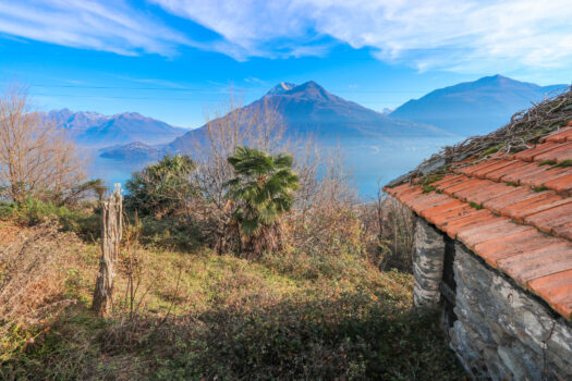Building land in Pianello del Lario – stunning lake view
