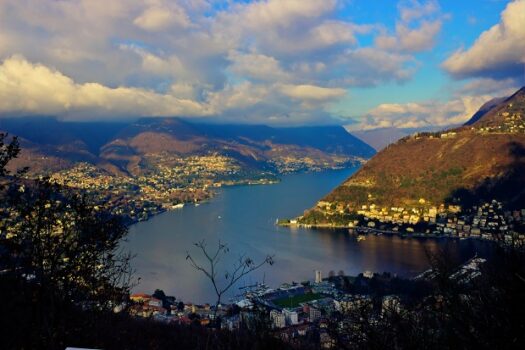 Apartment with terrace overlooking the lake in Como