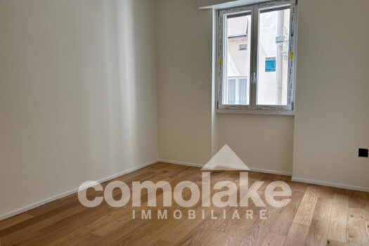 Apartment with balconies in Como