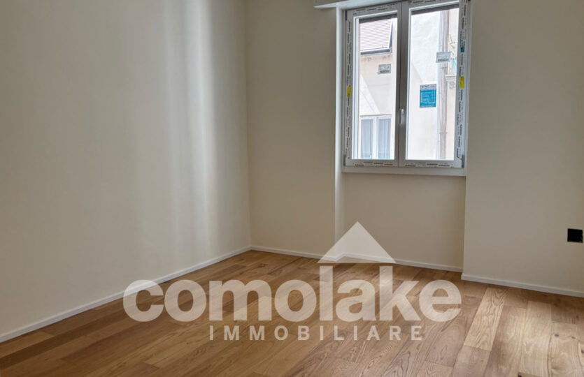 Apartment with balconies in Como