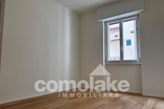 Apartment with balconies in Como