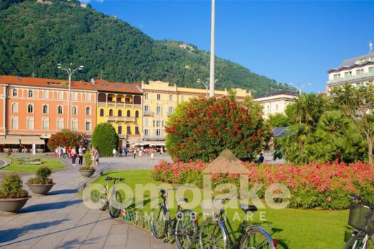 Apartment with balconies in Como