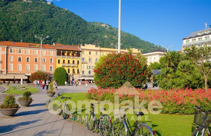 Apartment in Como with balcony near the center