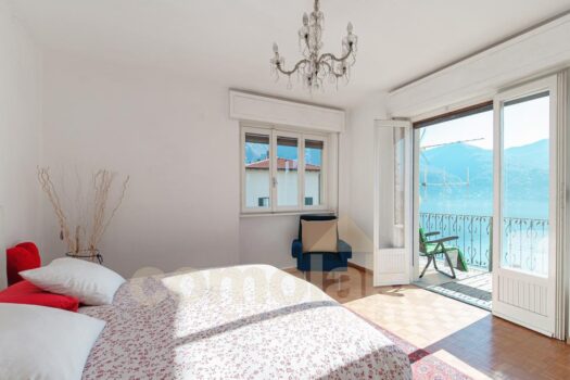 Lake house with view and garden in Carate Urio