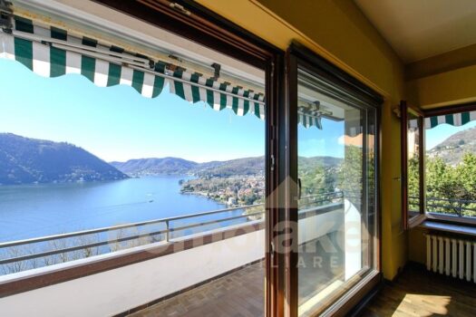 Penthouse with wonderful lake view in Cernobbio