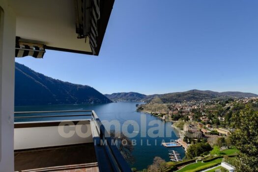 Penthouse with wonderful lake view in Cernobbio
