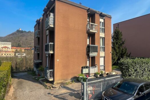 Entire building in Como – garage and private garden