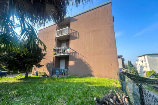 Entire building in Como – garage and private garden