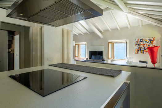 Lake front penthouse in Argegno – Large exclusive terrace