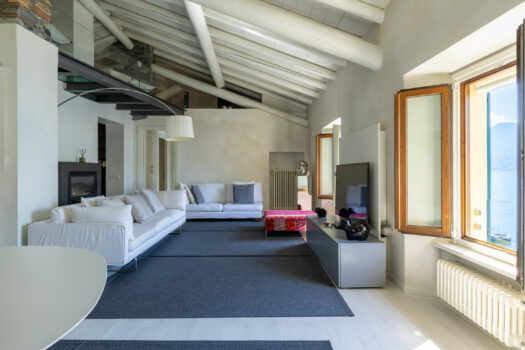 Lake front penthouse in Argegno – Large exclusive terrace