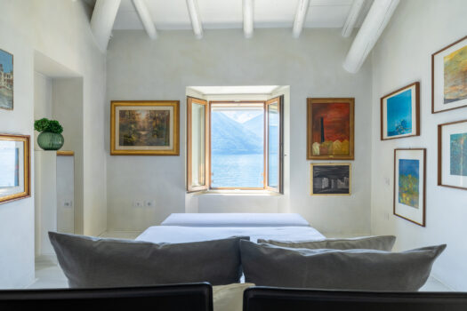 Lake front penthouse in Argegno – Large exclusive terrace