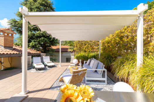 Lake front penthouse in Argegno – Large exclusive terrace
