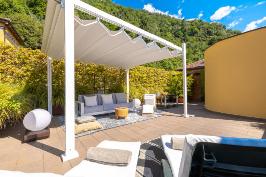 Lake front penthouse in Argegno – Large exclusive terrace