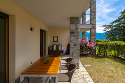 Three-room apartment with garden in Tremezzina – residence with swimming pool