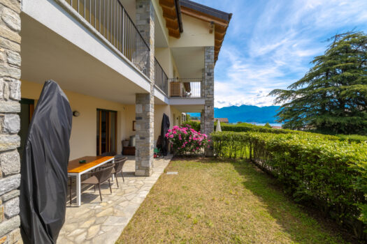 Three-room apartment with garden in Tremezzina – residence with swimming pool
