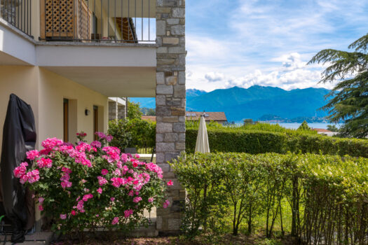 Three-room apartment with garden in Tremezzina – residence with swimming pool