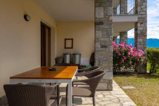 Three-room apartment with garden in Tremezzina – residence with swimming pool