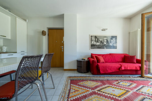 Three-room apartment with garden in Tremezzina – residence with swimming pool