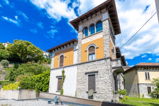 Historic villa in the centre of Menaggio – stunning lake view