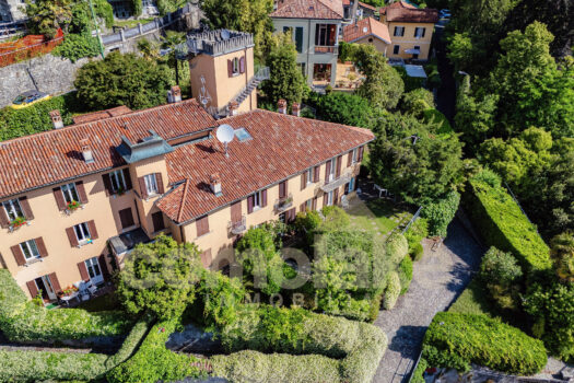 Apartment with garden and lake view