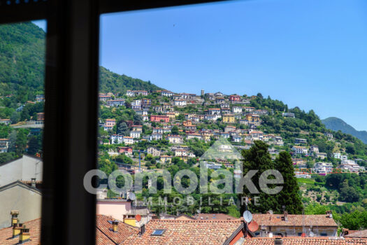 Central Cernobbio apartment with a terrace
