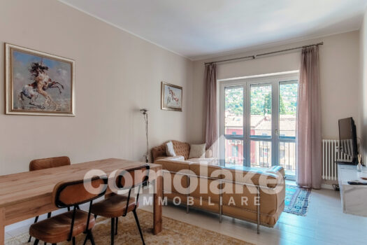 Central Cernobbio apartment with a terrace