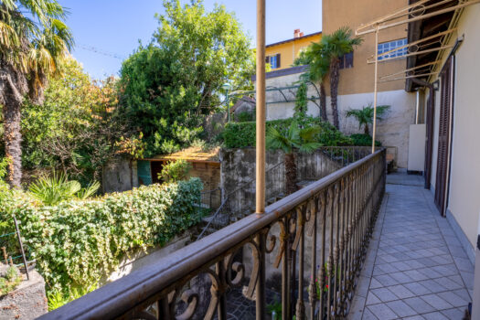 Three-room apartment with garden in Menaggio – near the centre