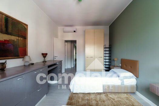Central Cernobbio apartment with a terrace