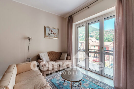 Central Cernobbio apartment with a terrace