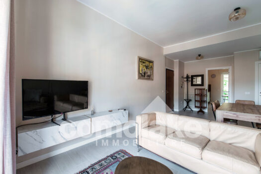 Central Cernobbio apartment with a terrace