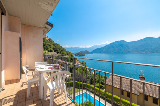 Three-room apartment in residence with swimming pool – beautiful lake view