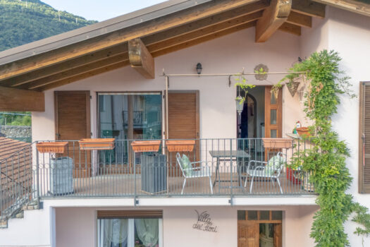 House with garden in Gravedona ed Uniti – completely renovated