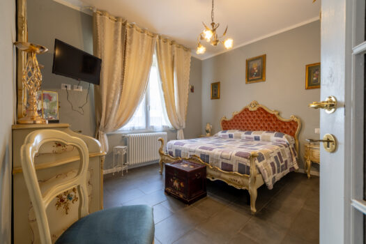 House with garden in Gravedona ed Uniti – completely renovated